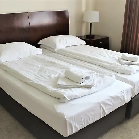 Parnas Old Town Bed & Breakfast