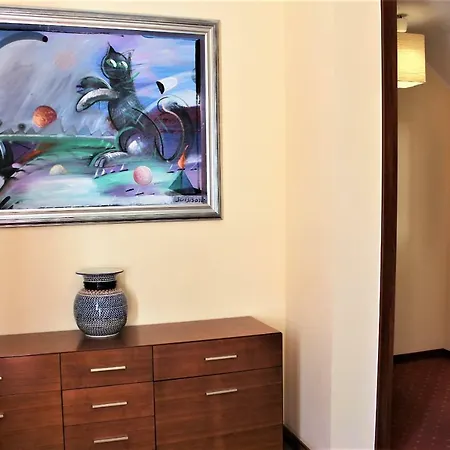 Parnas Old Town Bed & Breakfast 4*
